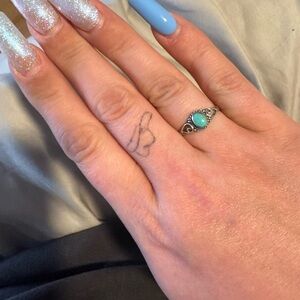 Elegant Silver Turquoise Ring